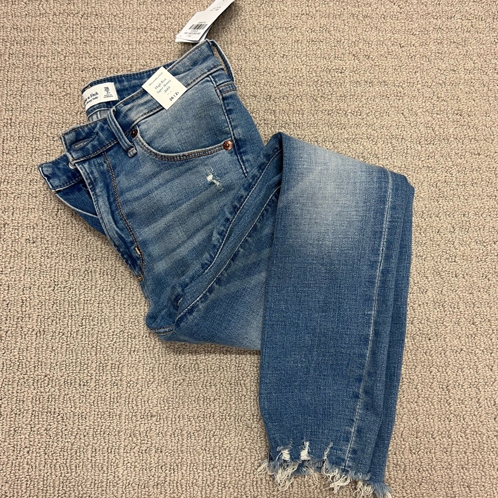 NWT Size 26/2 short A&F Jeans